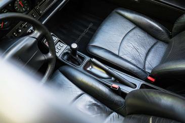 Porsche 993 Carrera 4S — photo 19