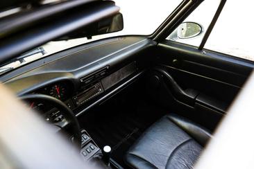 Porsche 993 Carrera 4S — photo 20
