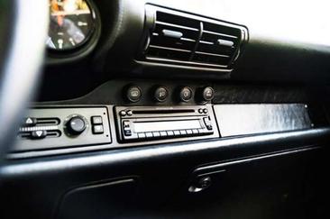 Porsche 993 Carrera 4S — photo 15
