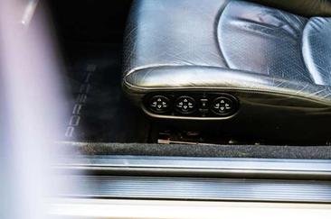 Porsche 993 Carrera 4S — photo 22