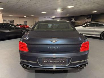 Bentley Flying Spur V8 — photo 4