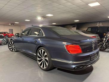 Bentley Flying Spur V8 — photo 5