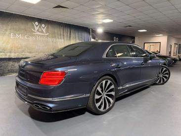 Bentley Flying Spur V8 — photo 6