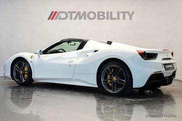 Ferrari 488 Spider — photo 8