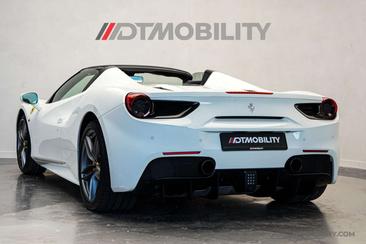 Ferrari 488 Spider — photo 10