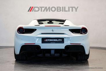 Ferrari 488 Spider — photo 12