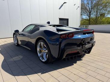 Ferrari SF90 Stradale — photo 9