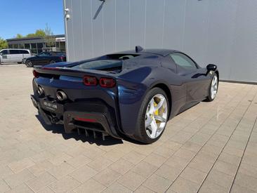 Ferrari SF90 Stradale — photo 10