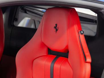 Ferrari F8 Tributo — photo 12