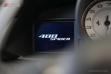 Ferrari 488 Spider — photo 31