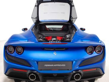 Ferrari F8 Tributo — photo 13