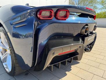 Ferrari SF90 Stradale — photo 33