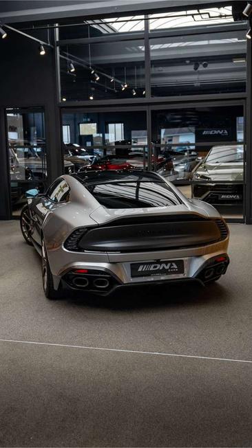 Aston Martin Vanquish V12 Carbon — photo 27