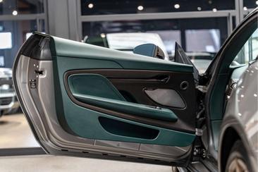 Aston Martin Vanquish V12 Carbon — photo 28