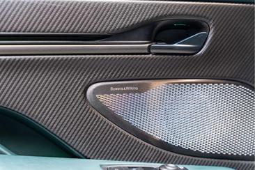 Aston Martin Vanquish V12 Carbon — photo 31