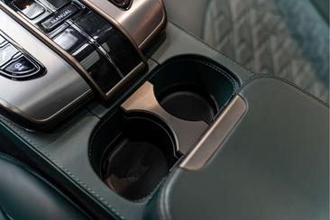 Aston Martin Vanquish V12 Carbon — photo 39