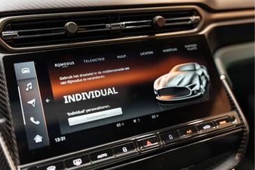 Aston Martin Vanquish V12 Carbon — photo 49