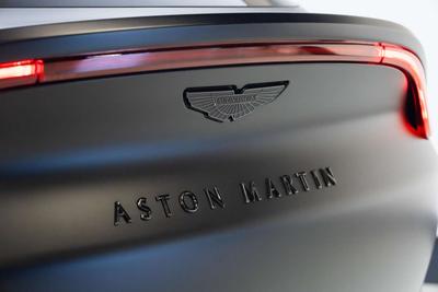 Aston Martin DBX 4.0 V8