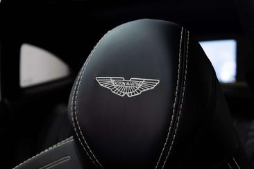 Aston Martin DBX 4.0 V8 — photo 8