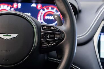 Aston Martin DBX 4.0 V8 — photo 15