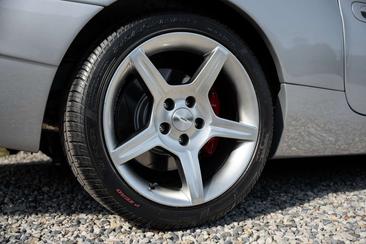 Aston Martin AR1 — photo 13
