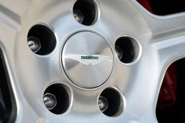 Aston Martin AR1 — photo 14