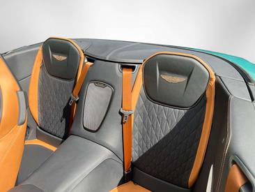 Aston Martin DB12 Volante 4.0 V8 — photo 13