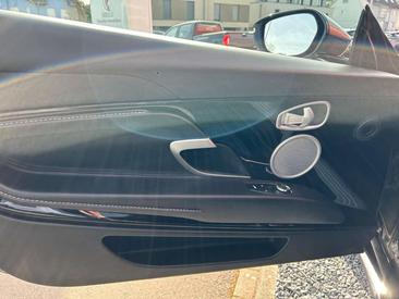 Aston Martin DB11 — photo 7