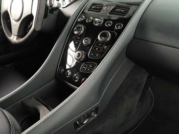 Aston Martin Vanquish Coupé Vanquish S — photo 29
