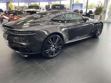 Aston Martin DBS Superleggera — photo 15