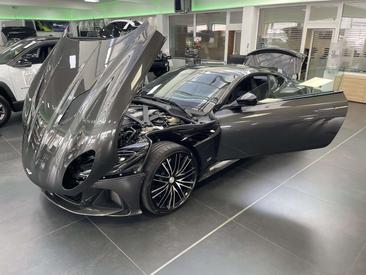 Aston Martin DBS Superleggera — photo 19