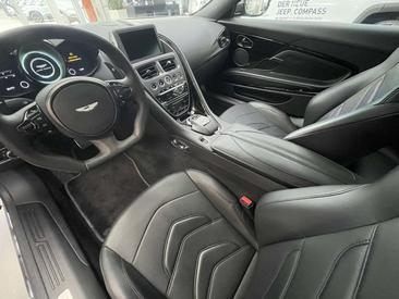 Aston Martin DBS Superleggera — photo 20