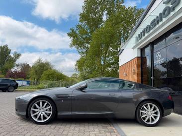 Aston Martin DB9 5.9 V12 Touchtronic — photo 8