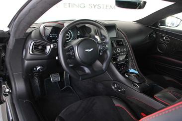 Aston Martin DBS Superleggera 5.2 V12 725 — photo 13