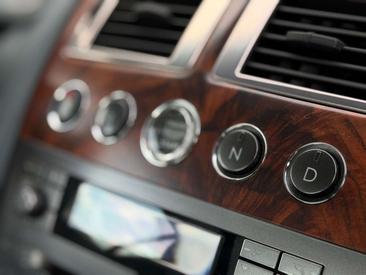Aston Martin DB9 5.9 V12 Touchtronic — photo 25