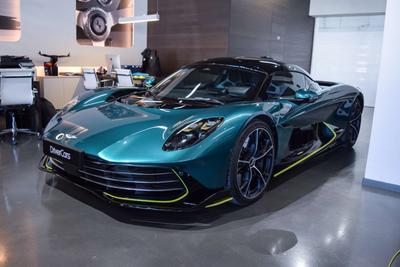 Aston Martin Valhalla