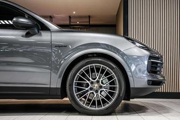 Porsche Cayenne III GTS — photo 14