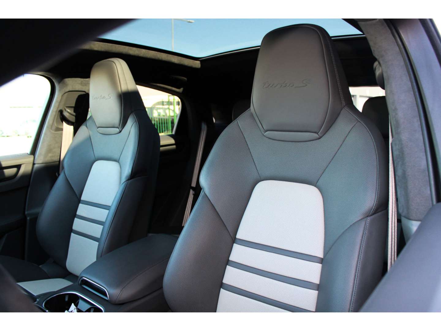 Porsche Cayenne III Turbo S E-Hybrid - 2023 - Joinsteer - #15
