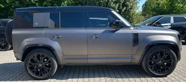 Land Rover Defender 110 OCTA 4.4 V8 635 CV AWD Auto — photo 2