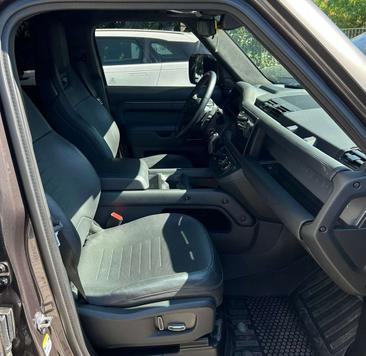 Land Rover Defender 110 OCTA 4.4 V8 635 CV AWD Auto — photo 9