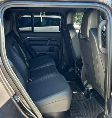 Land Rover Defender 110 OCTA 4.4 V8 635 CV AWD Auto — photo 13