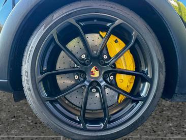 Porsche Cayenne III Turbo GT — photo 17