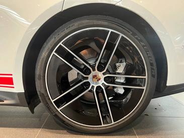 Porsche Taycan ph2 GTS — photo 6