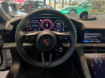 Porsche Taycan ph2 GTS — photo 15