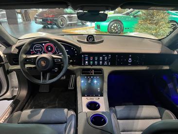 Porsche Taycan ph2 GTS — photo 22