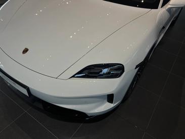 Porsche Taycan ph2 GTS — photo 29