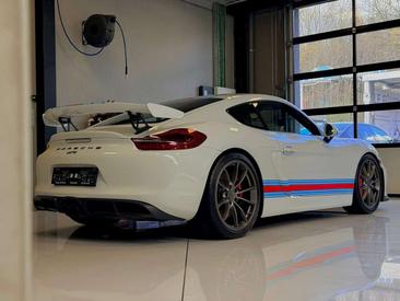 Porsche 718 Cayman GT4 — photo 4