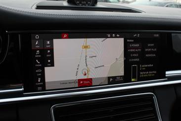 Porsche Panamera II E-Hybrid Platinum Edition — photo 21