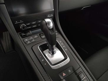 Porsche 718 Cayman T — photo 11
