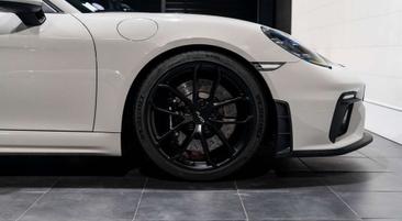 Porsche 718 Cayman GT4 — photo 6
